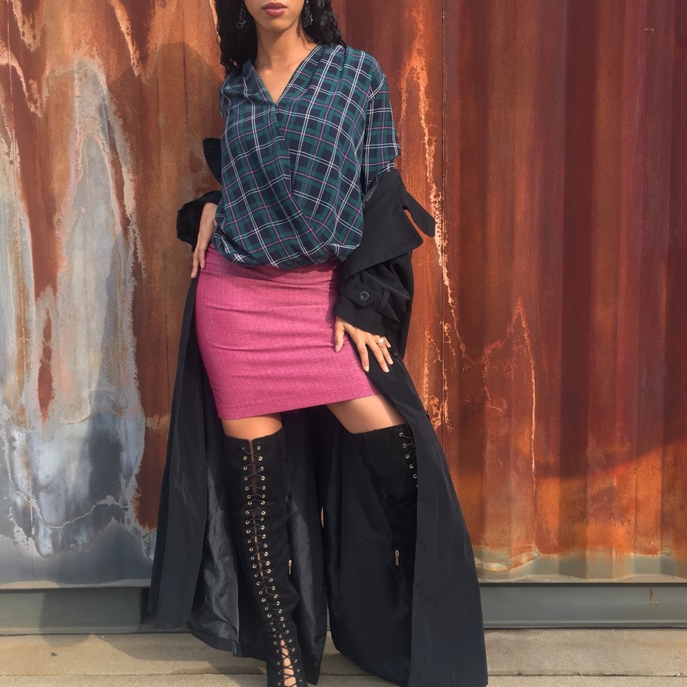 The Limited deep fuchsia skirt sz 6
